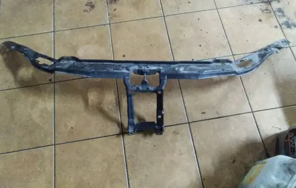 Mercedes-Benz S W220 Top upper radiator support slam panel