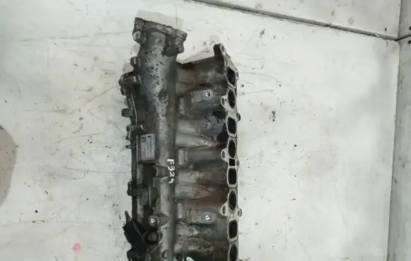 Opel Astra H Intake manifold 8973858235
