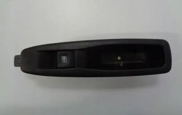 Renault Captur Electric window control switch 829614619R