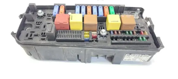 Opel Signum Fuse module 13144709