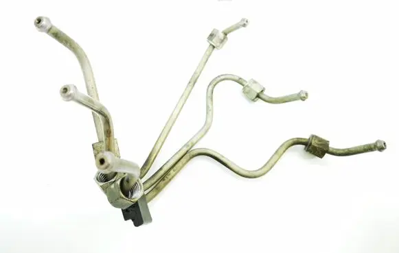 Volvo V70 Fuel main line pipe