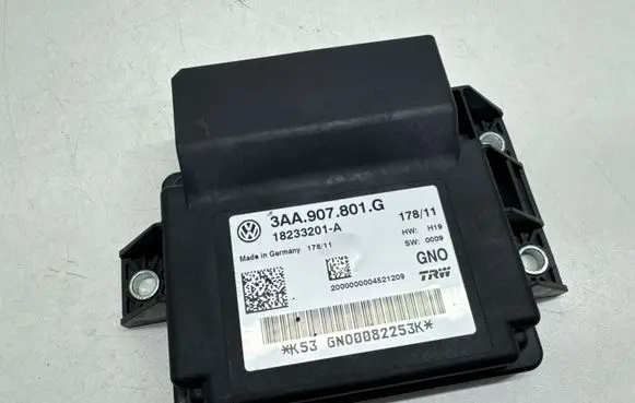 Volkswagen PASSAT B7 Hand brake control module 3AA907801G