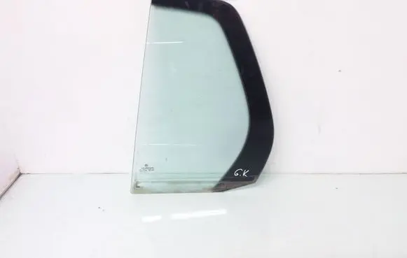 Volkswagen Golf V Rear vent window glass 