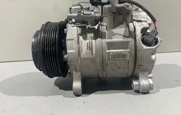 BMW 4 F32 F33 Air conditioning (A/C) compressor (pump) 2403540369 78535540 53016406