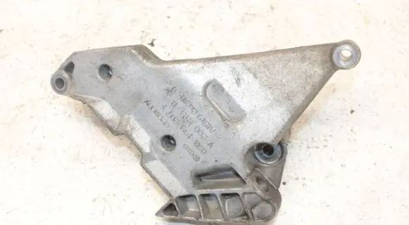 Engine mounting bracket