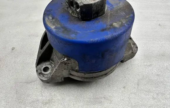 Mercedes-Benz S W222 Engine mount bracket A2222408517