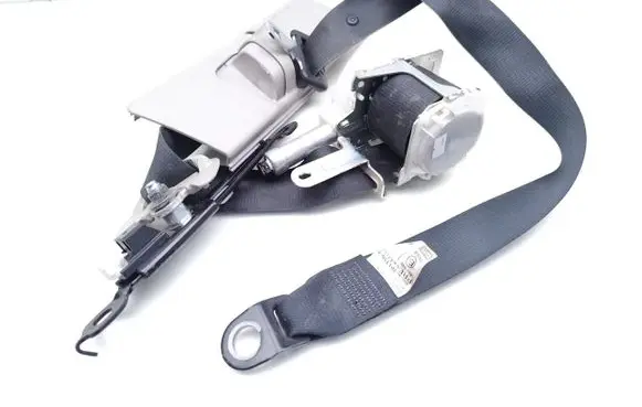 Toyota Auris E180 Front seatbelt 7P1770P 471091