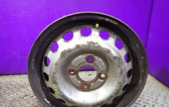 Nissan Almera Tino R15 steel rim 