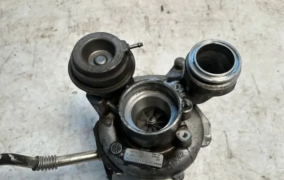 BMW 5 F10 F11 Turbo 7605794 MGT2256S 821613