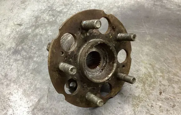 Honda CR-V Front wheel hub