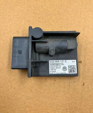 Volkswagen Golf Plus Fuel injection pump control unit/module 5Q0906121E 870428 A2C30399100