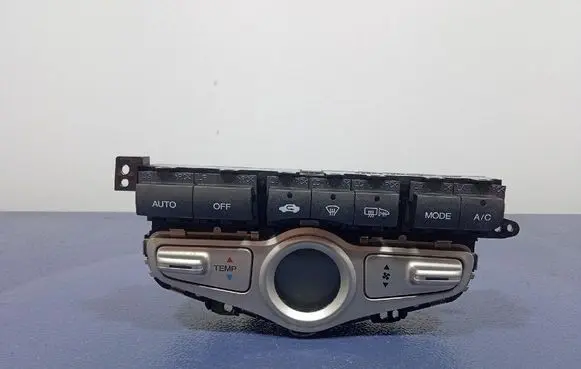 Honda Jazz Climate control unit D067G
