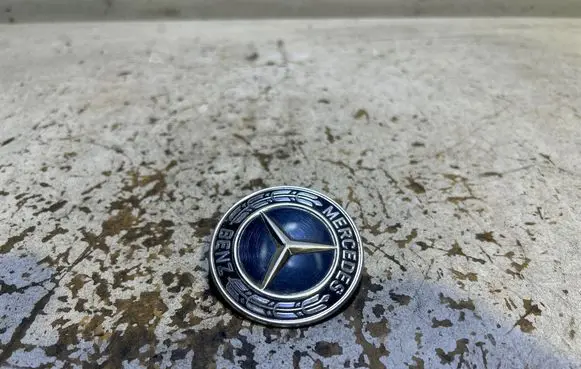 Mercedes-Benz GLC C254 Manufacturer badge logo/emblem A0008172605