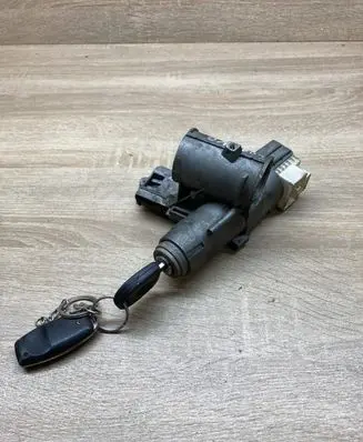 Volkswagen Sharan Ignition lock P012106