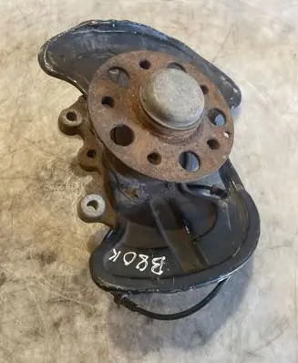 Mercedes-Benz C W204 Front wheel hub 20401