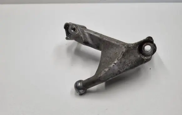 Mercedes-Benz C W203 Engine mounting bracket A6460160038 6460160038
