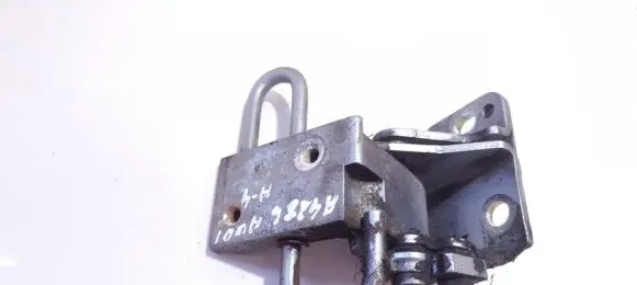 Audi A4 S4 B6 8E 8H Rear door lower hinge 8E0833412
