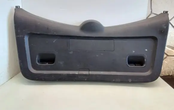 Toyota Corolla Verso E121 Tailgate/boot lid cover trim 