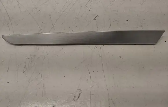 Audi A6 S6 C6 4F Front door trim bar 4F0867409