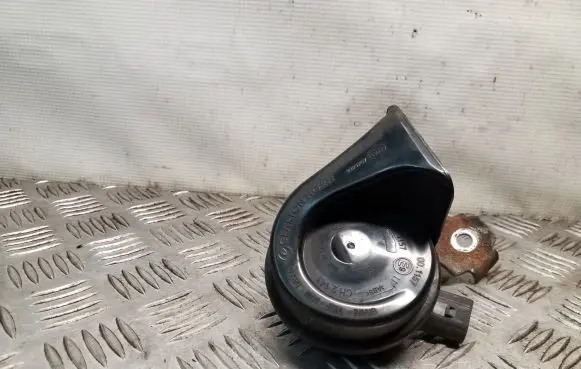 Skoda Octavia Mk2 (1Z) Horn signal 703881157