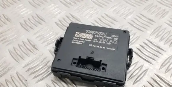 Volkswagen PASSAT B8 Gateway control module 5Q0907530AJ 5Q0907530M
