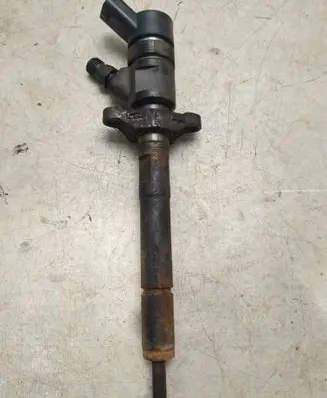 Fuel injector