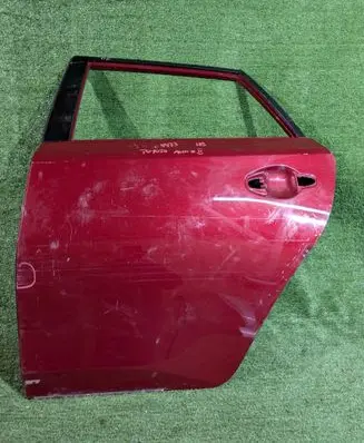 Toyota Auris E180 Rear door 