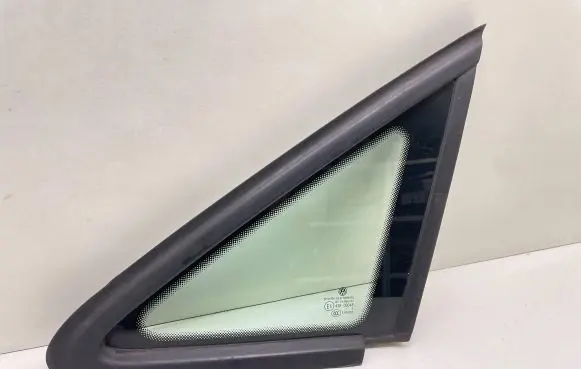 Volkswagen Touran I Front triangle window/glass 1T0845411