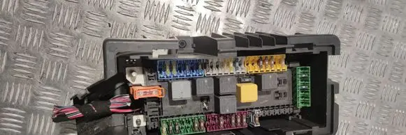 Mercedes-Benz GL X166 Fuse box set A1669061202