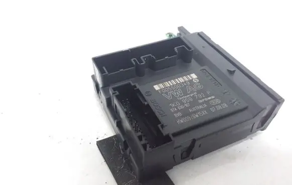 Volkswagen PASSAT B6 Door control unit/module 1K0959792P