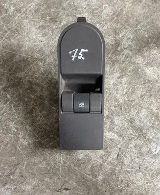 Opel Zafira B Electric window control switch 13228709