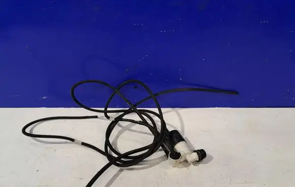 Volvo V60 Windscreen/windshield washer pump 31349244
