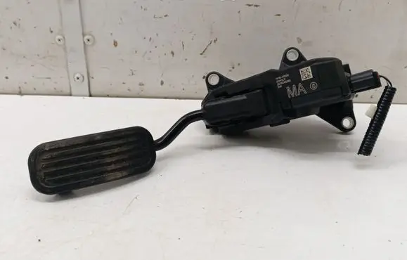 Toyota Yaris XP210 Accelerator throttle pedal 78110K0020