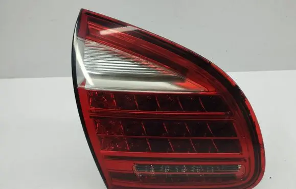 Porsche Cayenne (92A) Tailgate rear/tail lights 7P5945093K