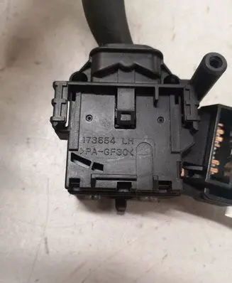 Toyota Avensis T250 Wiper control stalk 8465205170 L99