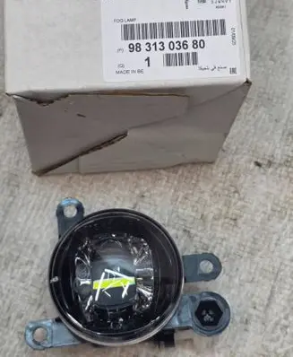 Opel Mokka B Front fog light 9831303680