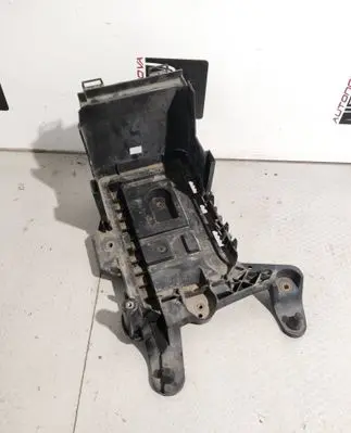 Skoda Octavia Mk2 (1Z) Battery tray 1K0915333H