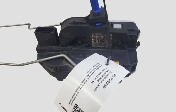 Opel Astra J Front door lock 13579523