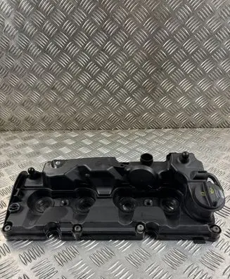 Volkswagen PASSAT B8 Rocker cam cover 03L103469S