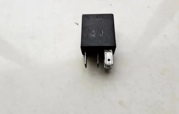 Nissan Almera N16 Other relay A727581 7676504