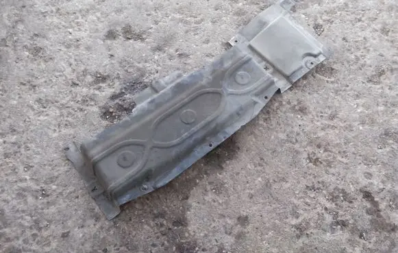Volkswagen Multivan T5 Rear underbody cover/under tray 7H0825193A