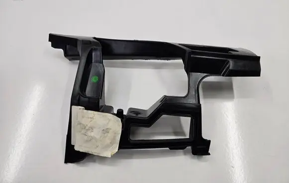 Volkswagen Golf VI Front bumper mounting bracket 5K0807724B