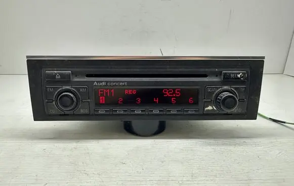 Audi A4 S4 B6 8E 8H Radio/CD/DVD/GPS head unit 8E0035186 AUZ273B3226144 91839781