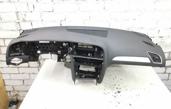 Audi A4 S4 B8 8K Dashboard 8K1857069