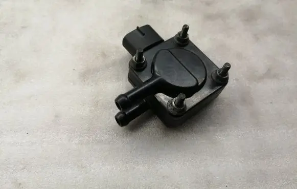 Toyota Avensis T250 Exhaust gas pressure sensor 8948020030