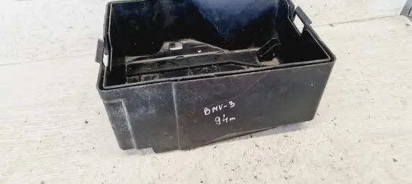 Battery box tray