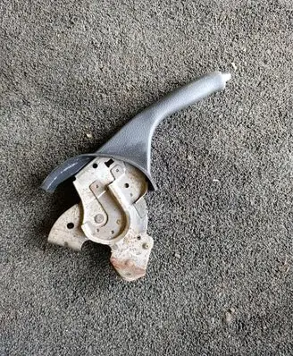 Toyota Avensis T220 Hand brake release handle 
