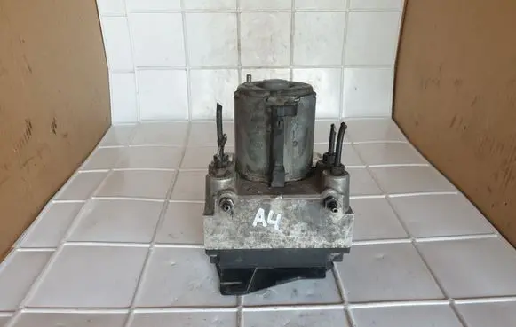 Audi A4 S4 B5 8D ABS Pump 6D0614111 0265214802