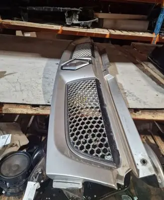 Front bumper upper radiator grill