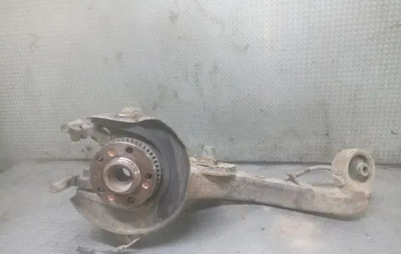 Skoda Octavia Mk1 (1U) Rear wheel hub spindle/knuckle 